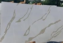 *Manta* 3cm Calacatta Leonardo Oro